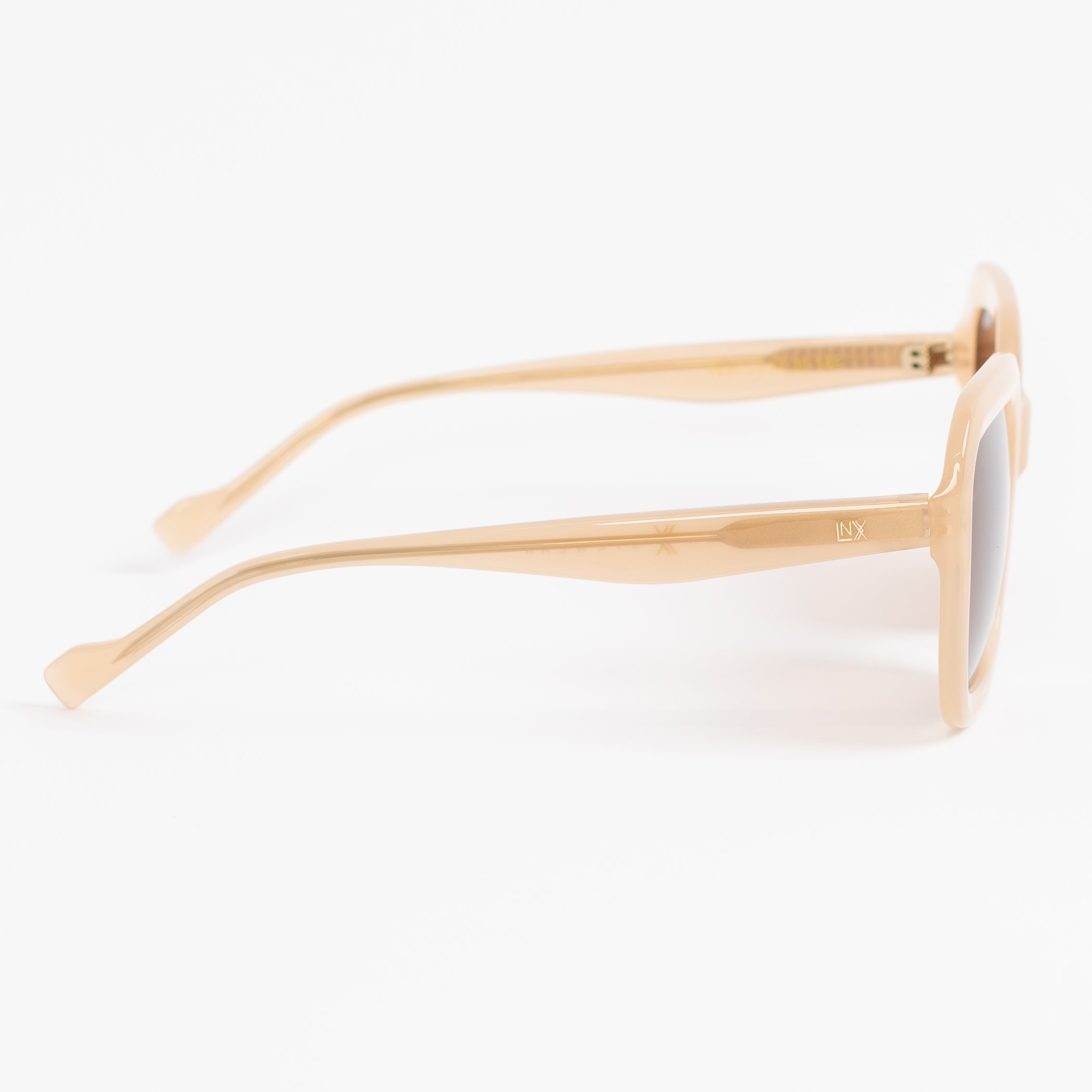 PEARL ~ MILKY LIGHT BROWN